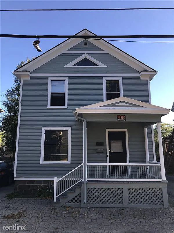 4 bed, 1343 sqft, $4,944 — Photo 1