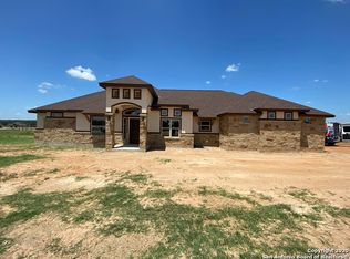 140 Westfield Lndg, La Vernia, TX 78121