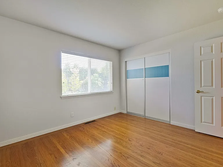 341 Hillsdale Ave — Photo 40