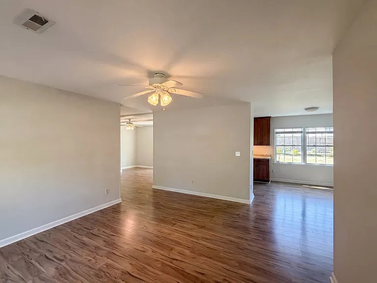 4104 Toroella St — Photo 7