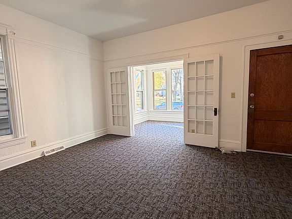 3rd image of 915 College Ave APT 2