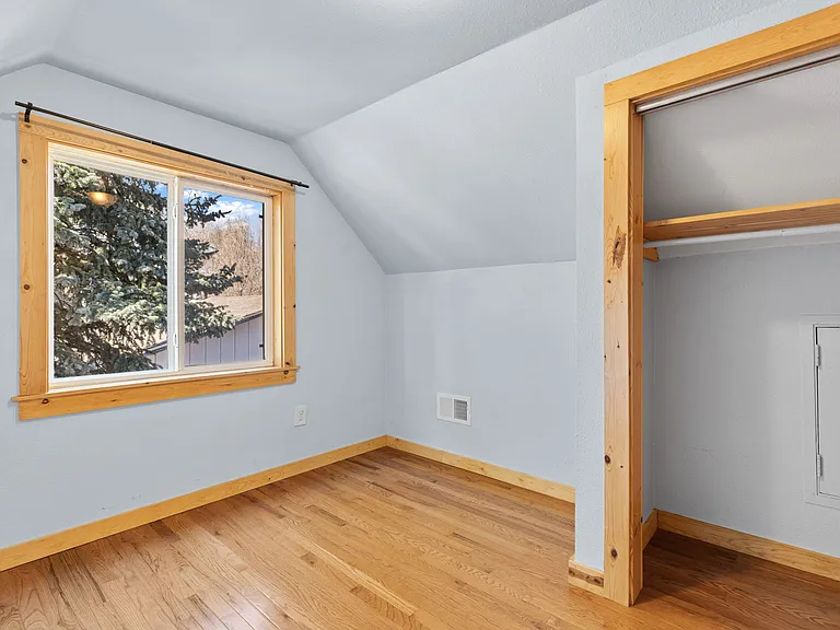 240 Main St — Photo 14