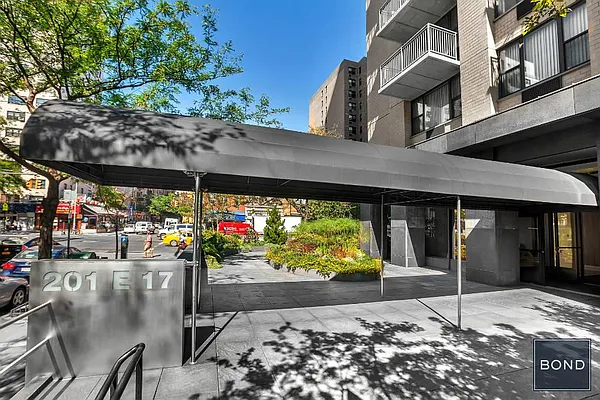 Sold by Bond New York | media 14