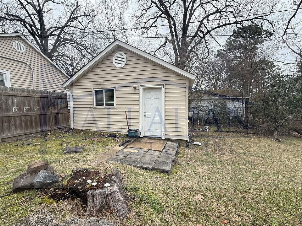 1st image of 206 1/2 E G Ave