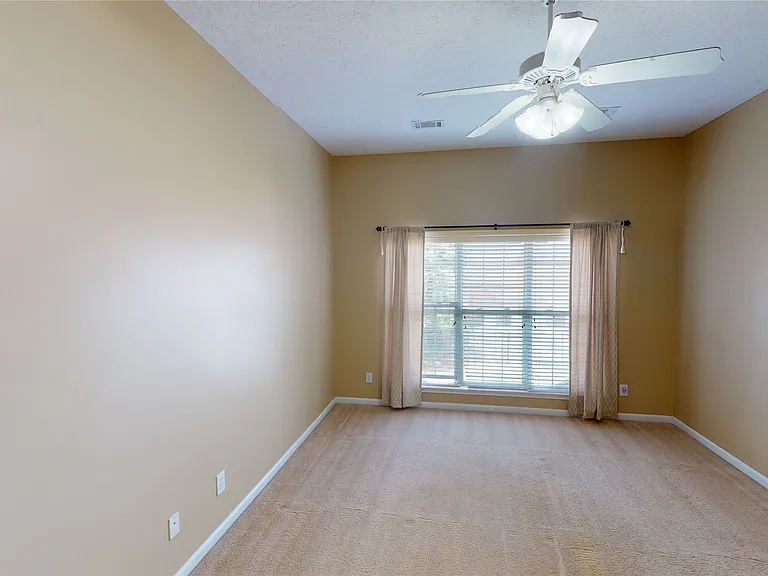 615 Castlebrook Dr — Photo 20