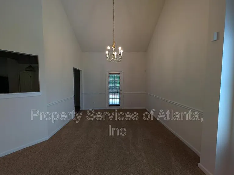 2047 Mulberry Ln — Photo 11
