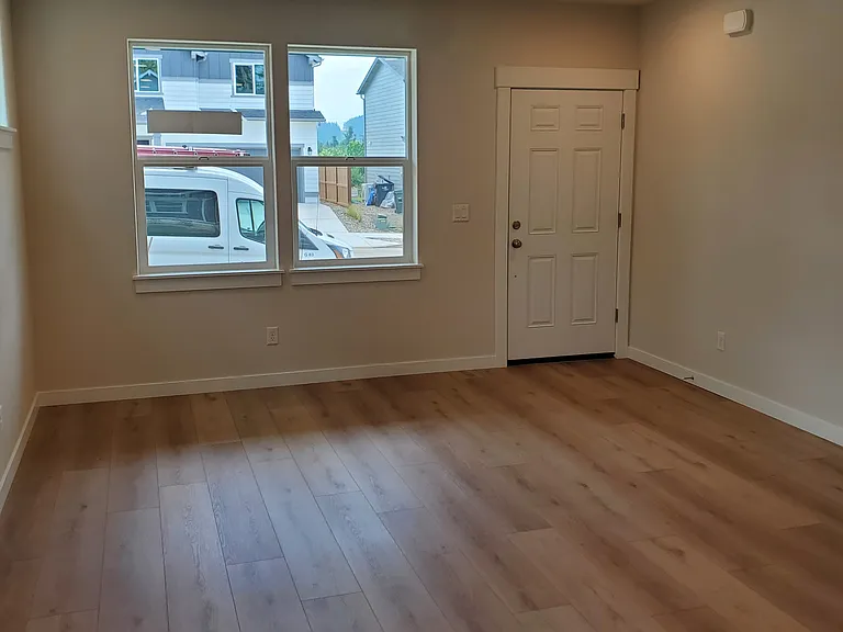 5230 Holly St — Photo 10
