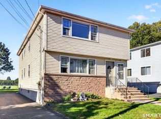 27 Manila Ave, Woodbridge, CT 06525