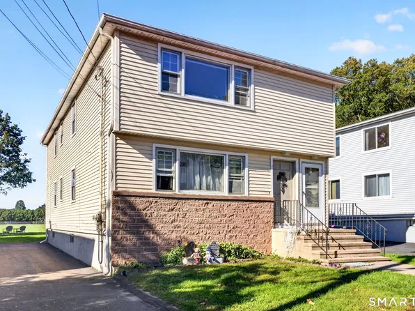 27 Manila Avenue, Woodbridge, CT 06525