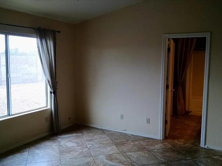 2462 S Perillo Dr — Photo 14