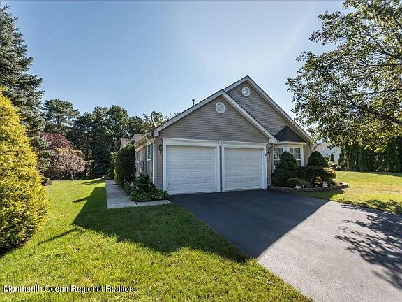 2nd image of 1 Wellington Ln