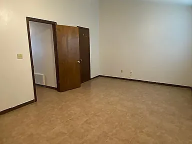 463 Stara Cir — Photo 3