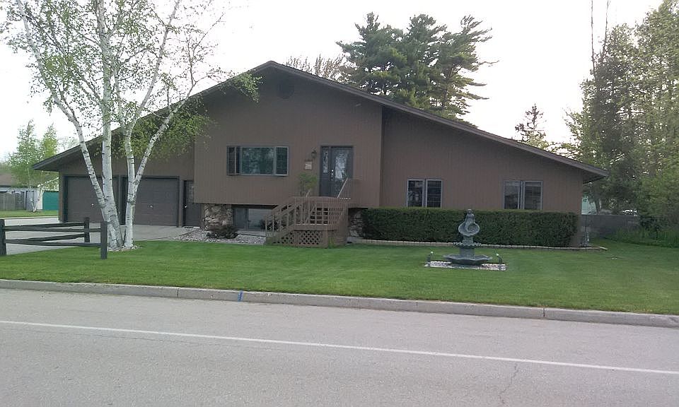 1st image of 206 Henes Park Dr
