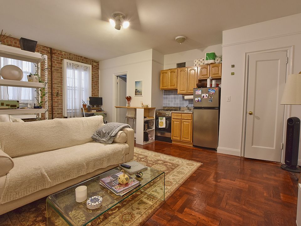 1st image of 1 Bank St APT 3C