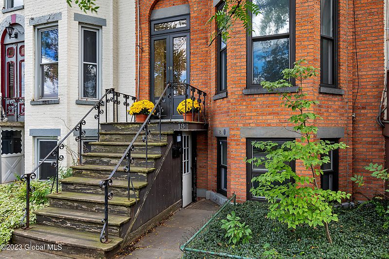 2nd image of 18 Riverside Avenue