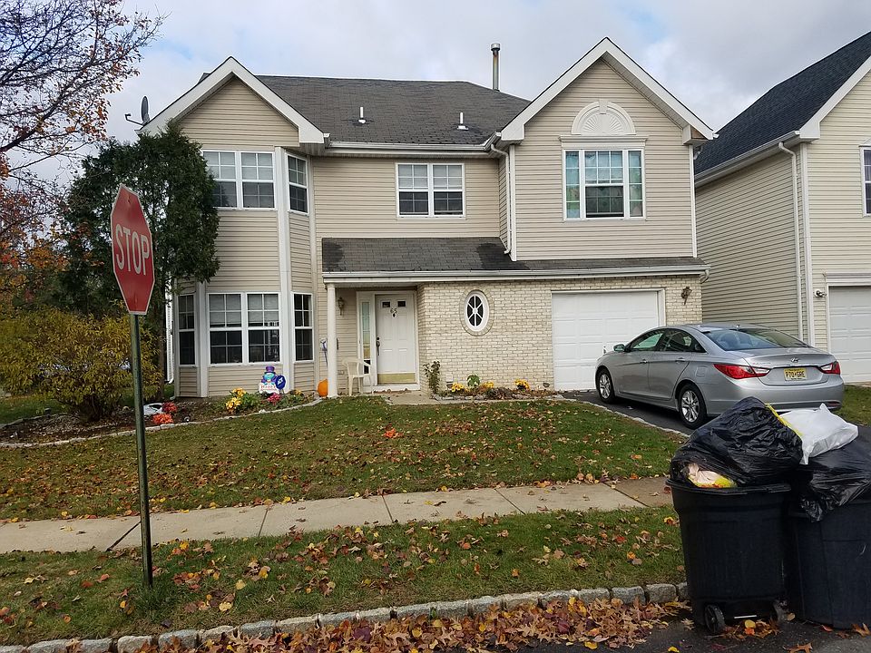 2nd image of 65 Glenn Oaks Ct
