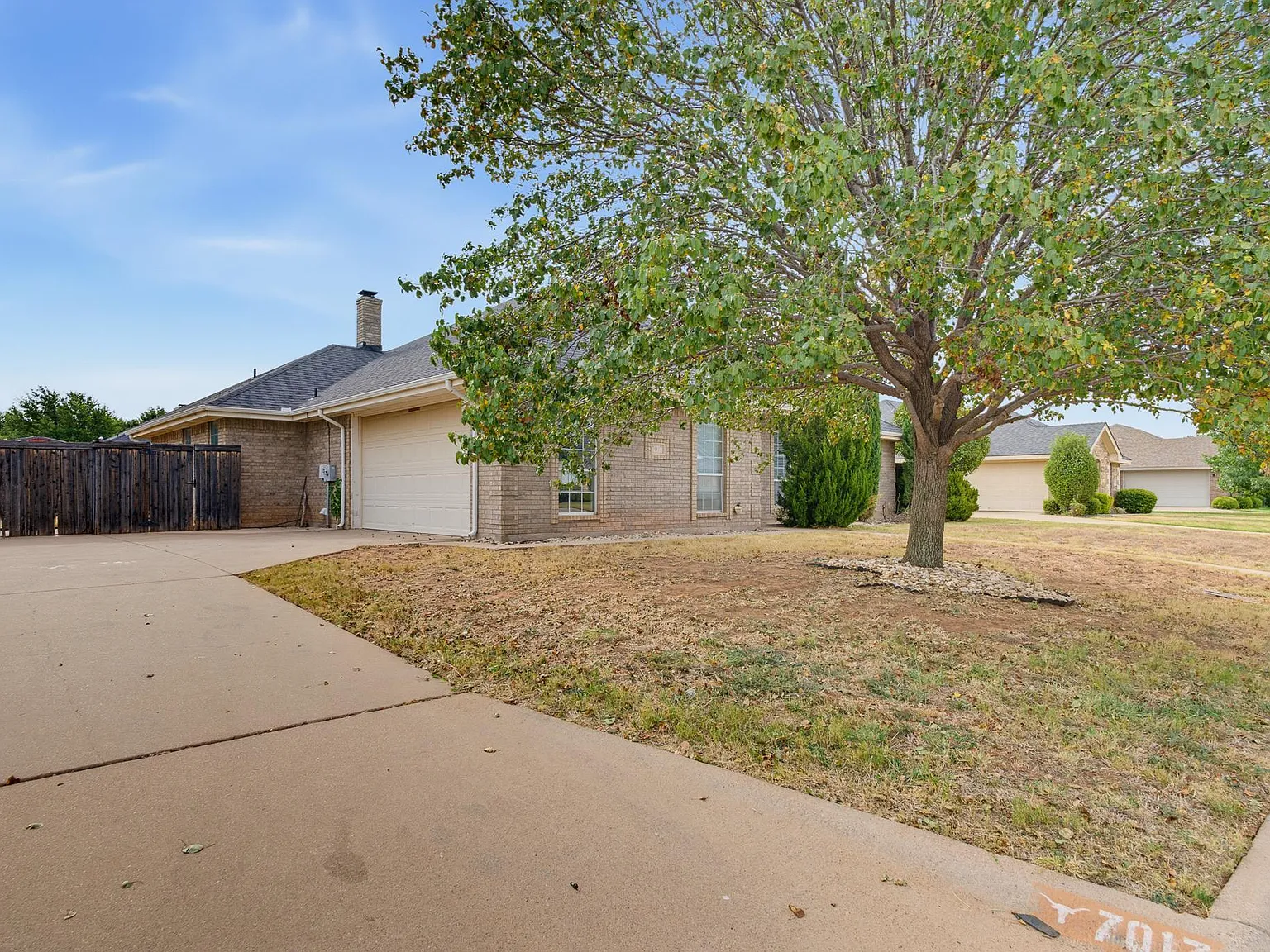 3 bed, 1823 sqft, $2,900 — Photo 3