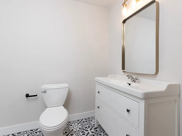 1016 E Anderson St — Photo 20