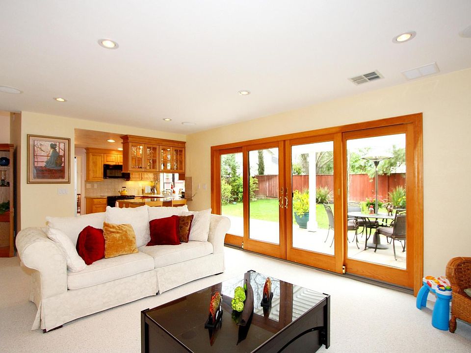 1st image of 3007 Calle De La Mesa