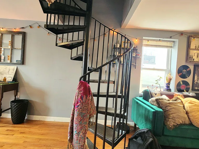 8 W Randall St #2 — Photo 6