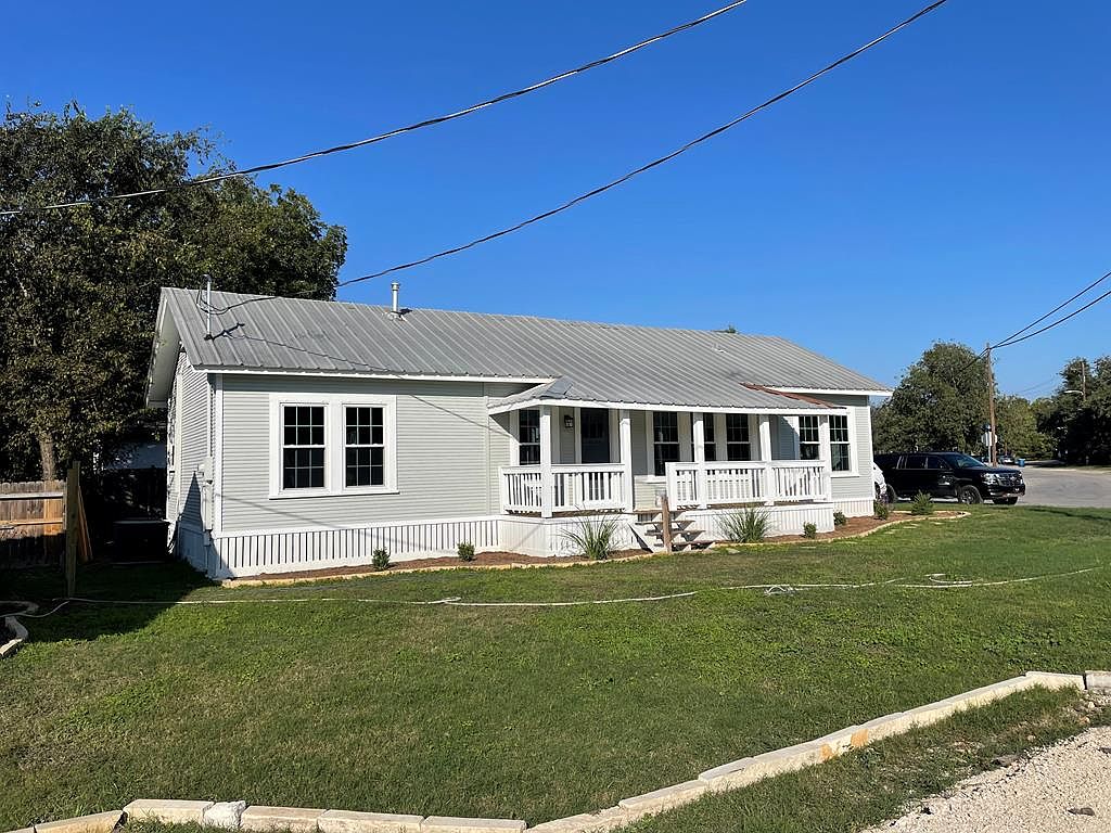 1301 E Main St Kerrville Tx 78028 Mls 105077 Zillow