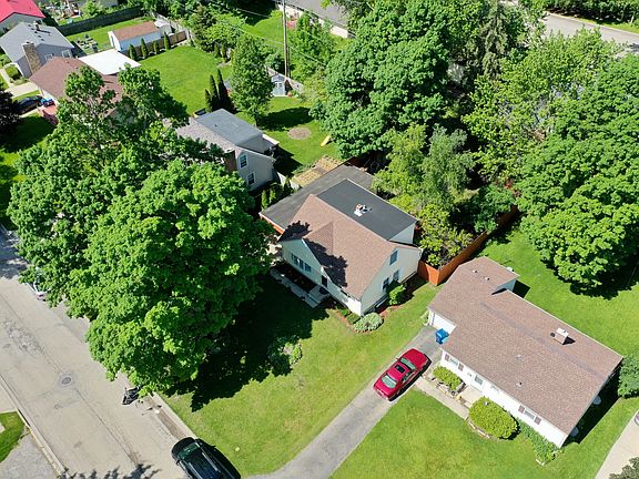 4th image of 204 Tilton Park Dr