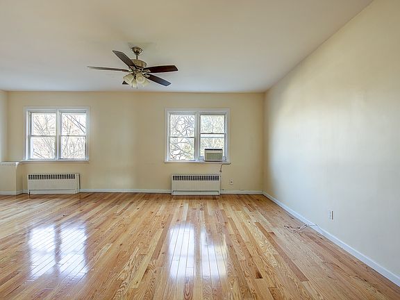 3rd image of 753 Metropolitan Ave #3