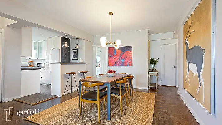 Sold by Garfield Realty  | media 8