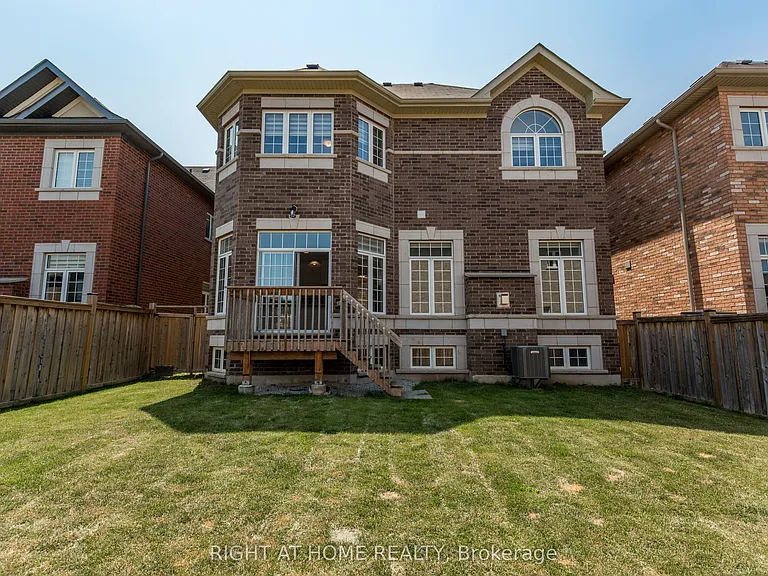 8 Monarch Dr — Photo 43