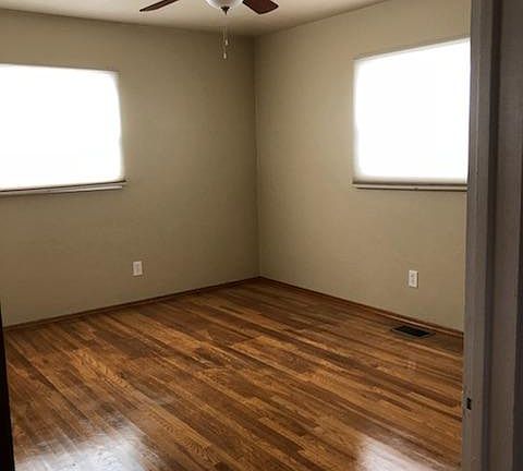 2nd image of 2909 Shelby Dr