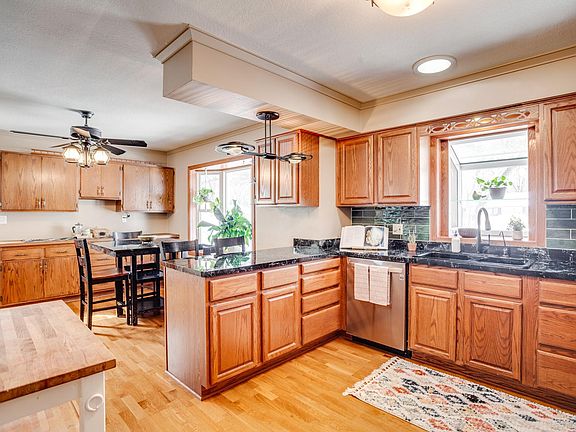 4th image of 2722 Vale Crest Rd