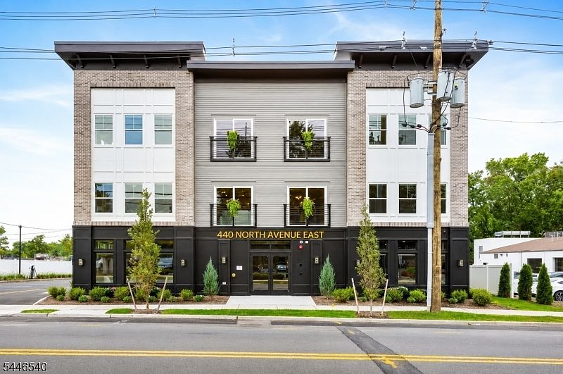1st image of 440 North Ave #3B