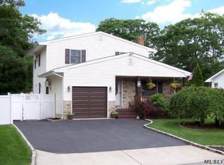 100 Seaford Ave, Mastic, NY 11950