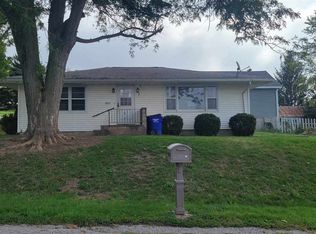 202 S Nemora Ave, Oxford, IA 52322