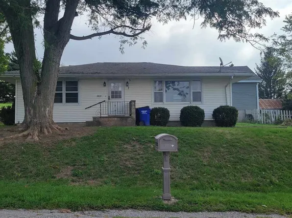 202 S Nemora Ave, Oxford, IA 52322