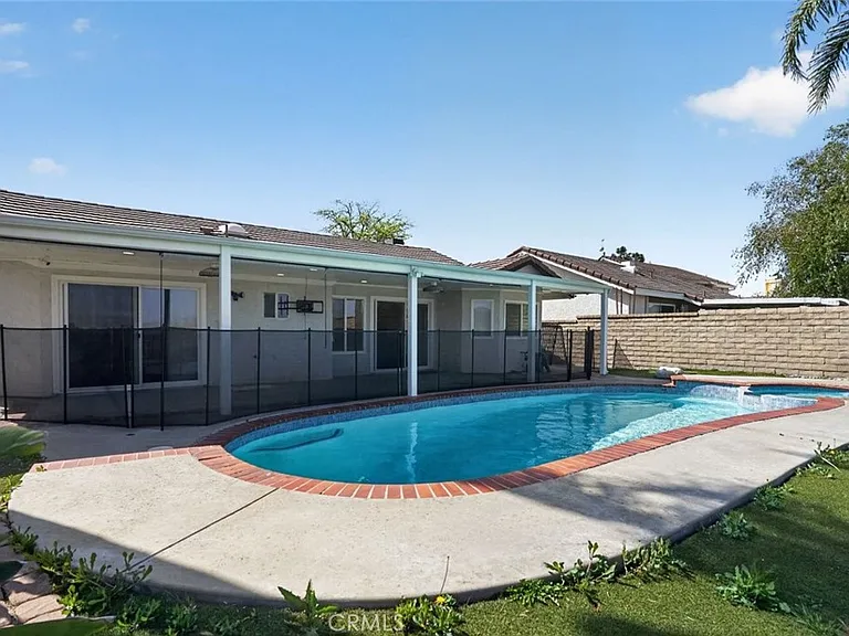 28131 Florence Ln — Photo 31
