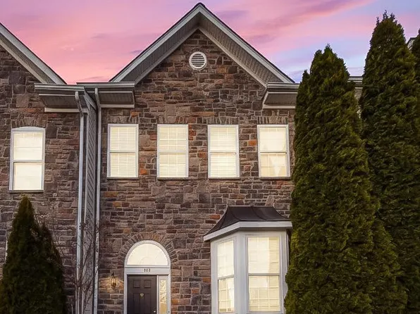 828 Linfield Ter NE, Leesburg, VA 20176