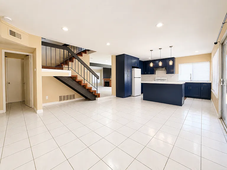 7907 Merrington Pl — Photo 6