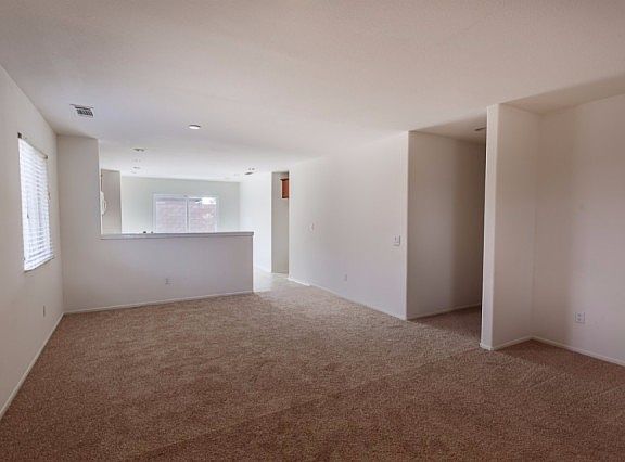 5th image of 3028 E Norberry St