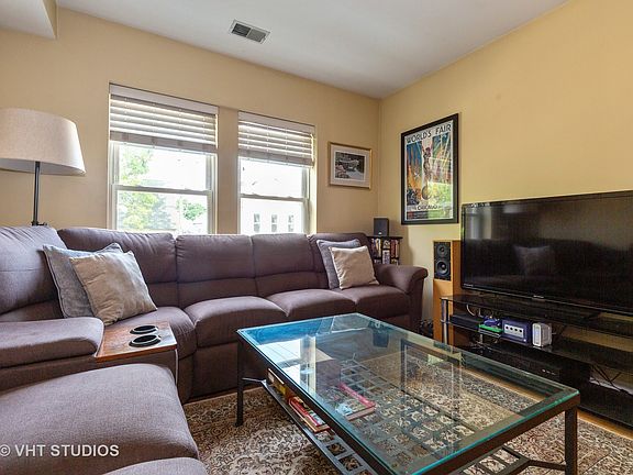 2nd image of 3011 N Clifton Ave #204