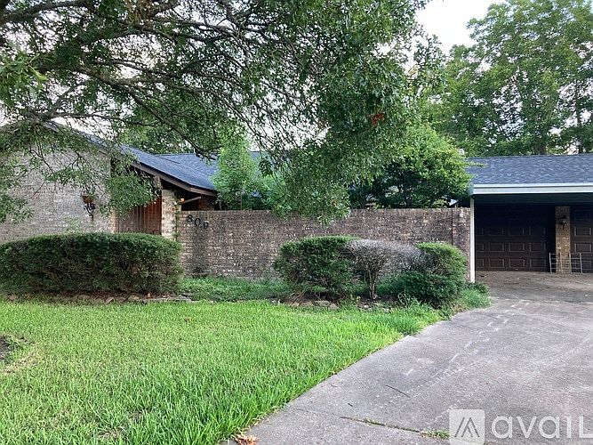 1st image of 809 Brentwood Dr