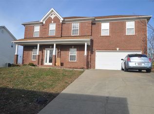 311 Vineland Place Dr, Vine Grove, KY 40175