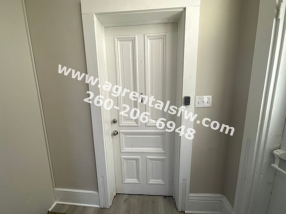 2nd image of 1302 W Washington Blvd APT 1