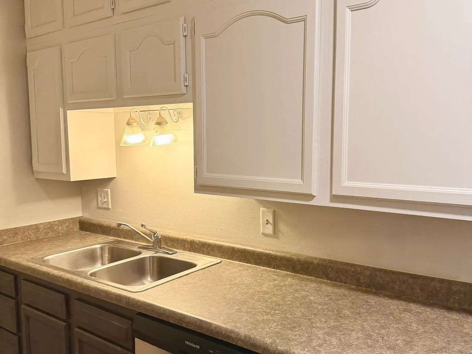 4 bed, $2,213 — Photo 3