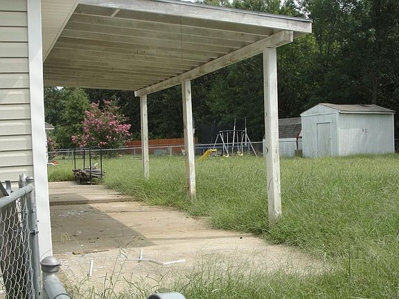 2nd image of 1421 Whippoorwill Dr