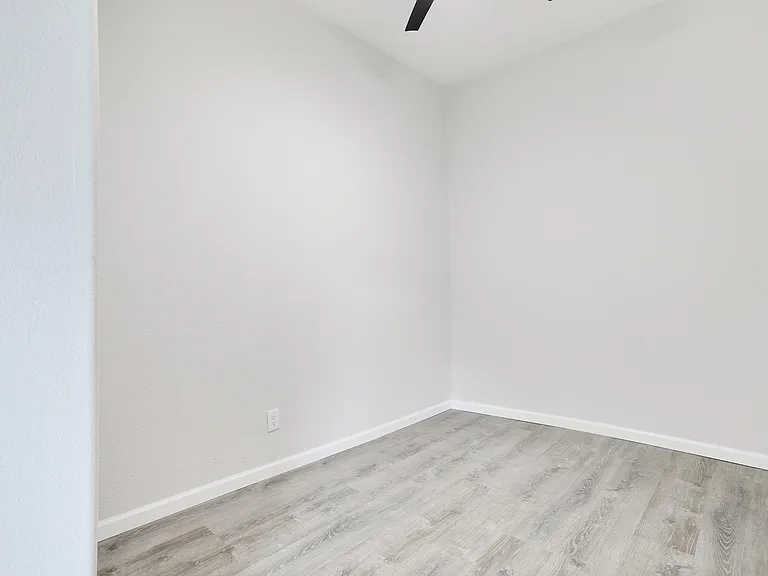 88 W 7th St #2 — Photo 14