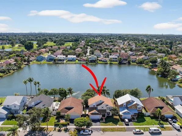 9710 SW 9th Ct, Pembroke Pines, FL 33025