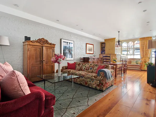 273 Water St APT 1, New York, NY 10038