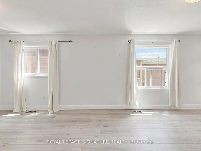 1634 Fairfield Cres #MAIN — Photo 7
