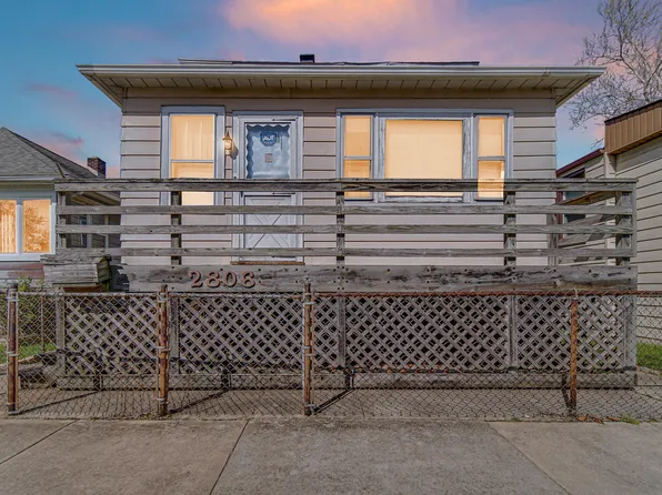 2806 Schrage Ave, Whiting, IN 46394